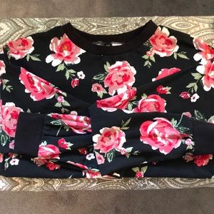 🌺NWOT🌺H&M floral sweatshirt!!